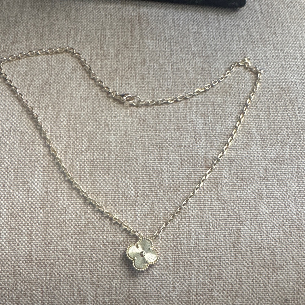 Delicate Gold Four-Leaf Flower Pendant Necklace for Women